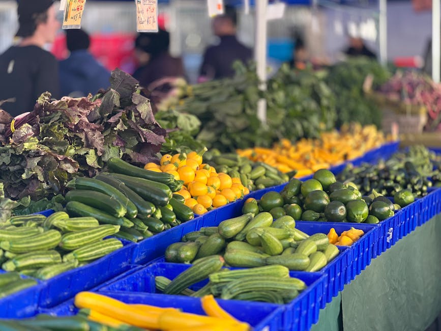 Étal de légumes frais sur un marché en plein air